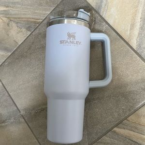 Stanley 40 oz tumbler